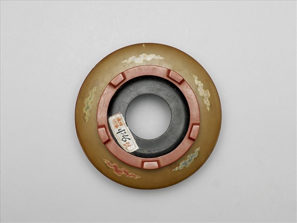 蓮瓣雲龍紋碗托