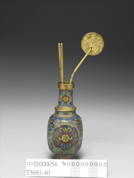 掐絲琺瑯瓶