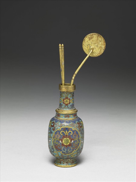 掐絲琺瑯瓶