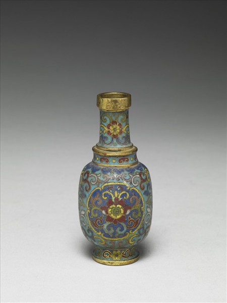 掐絲琺瑯瓶