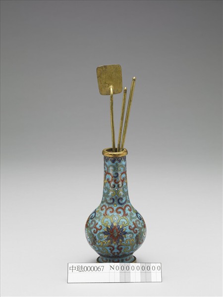 掐絲琺瑯瓶