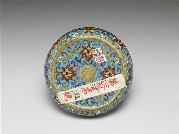 掐絲琺瑯番蓮紋香插