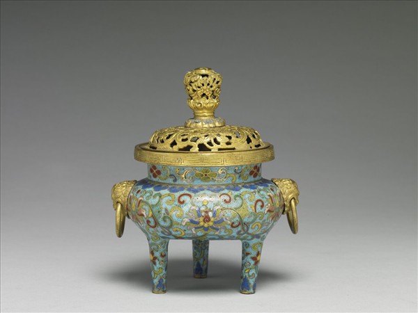 掐絲琺瑯花卉紋三足爐