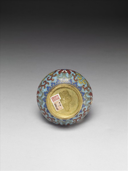 掐絲琺瑯花卉紋瓶