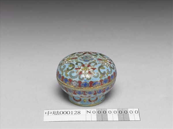 掐絲琺瑯花卉紋盒