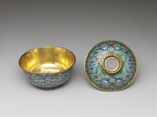 掐絲琺瑯花卉紋蓋碗