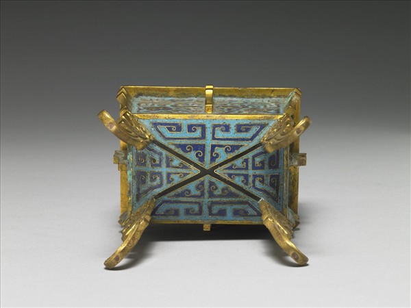 掐絲琺瑯獸面紋方鼎式爐