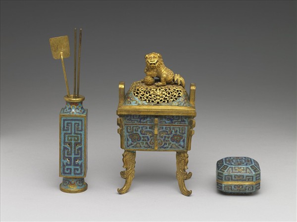 掐絲琺瑯獸面紋方鼎式爐