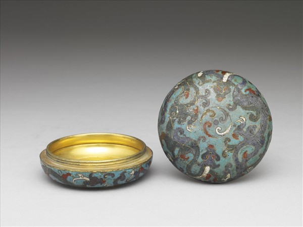 掐絲琺瑯夔龍紋盒