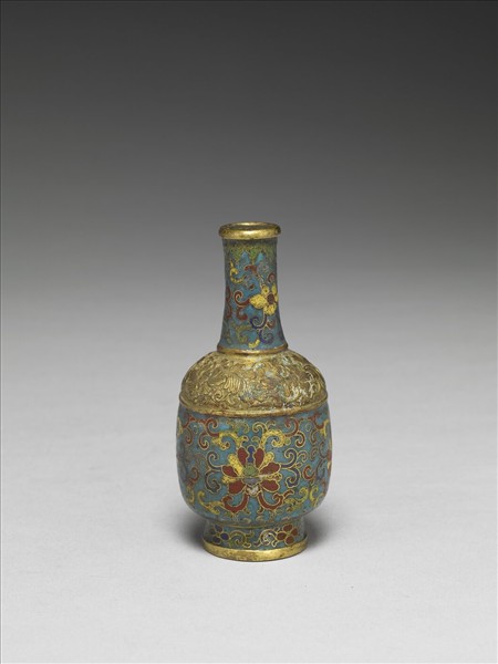 掐絲琺瑯瓶