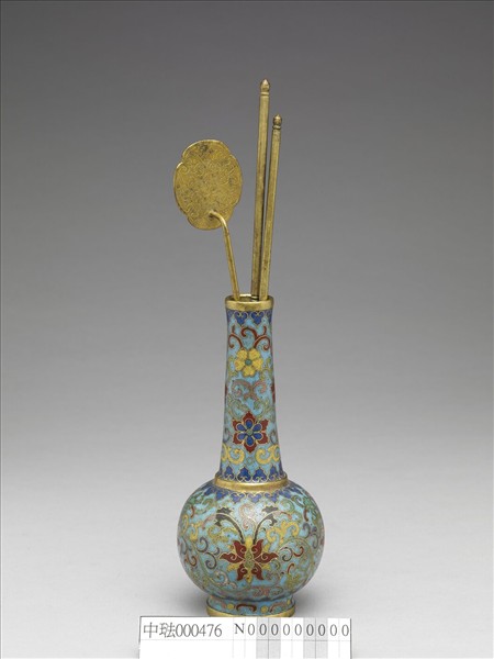 掐絲琺瑯瓶