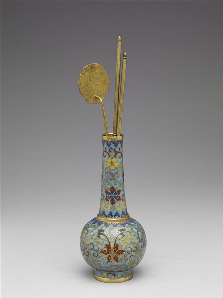 掐絲琺瑯瓶