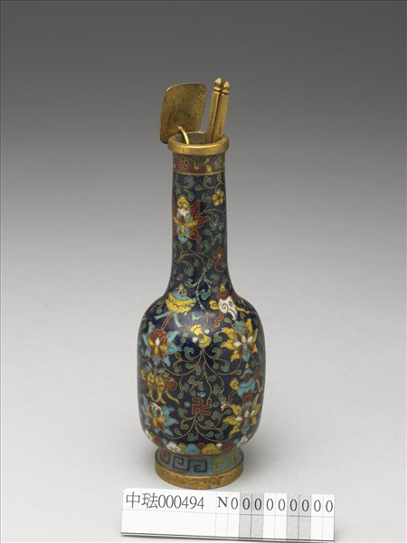 掐絲琺瑯瓶