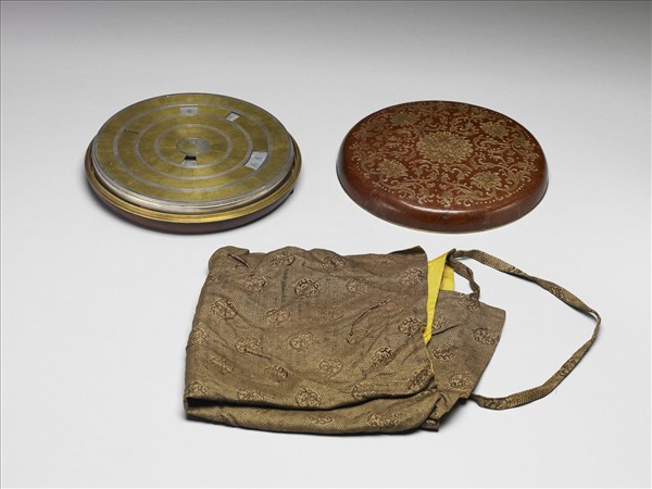 銅胎鎏金銀嵌螺鈿年曆表盤