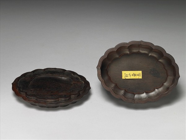 紫檀嵌玉花式盒