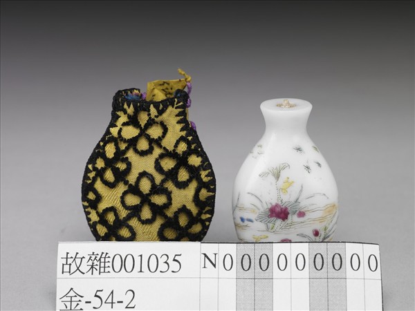 玻璃花卉鼻煙壺