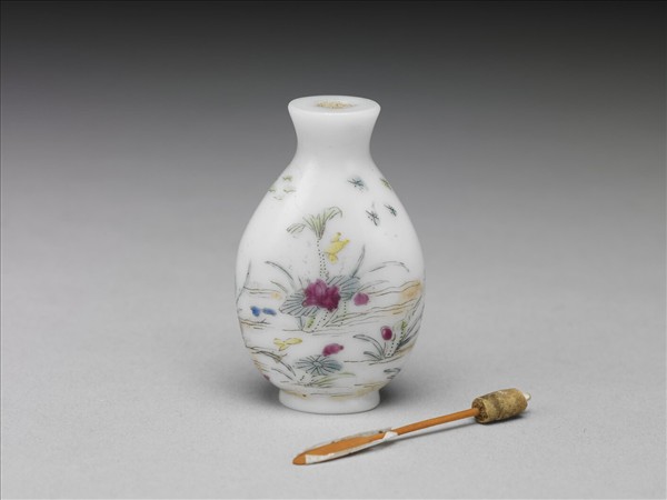 玻璃花卉鼻煙壺