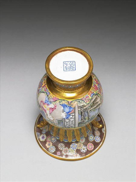 銅胎畫琺瑯西洋庭園人物圖