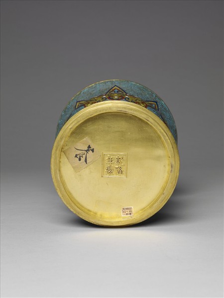 掐絲琺瑯獸面紋尊