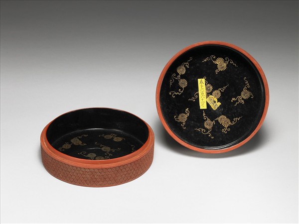 剔紅園林人物圓盒