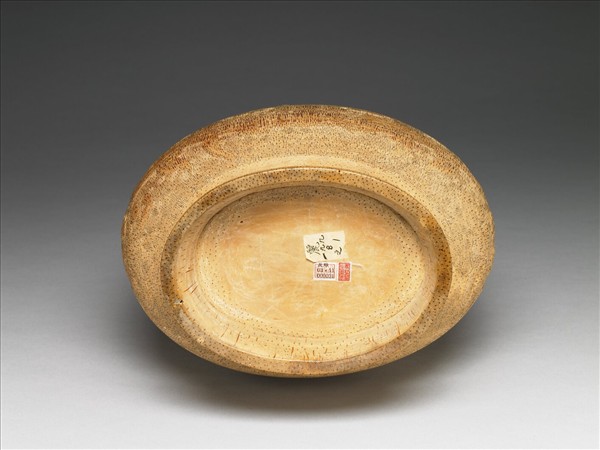 竹雕獸面紋貫耳壺