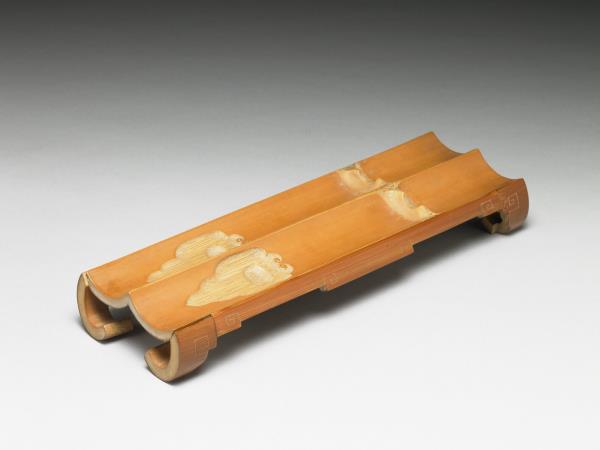 竹雕如意紋筆床