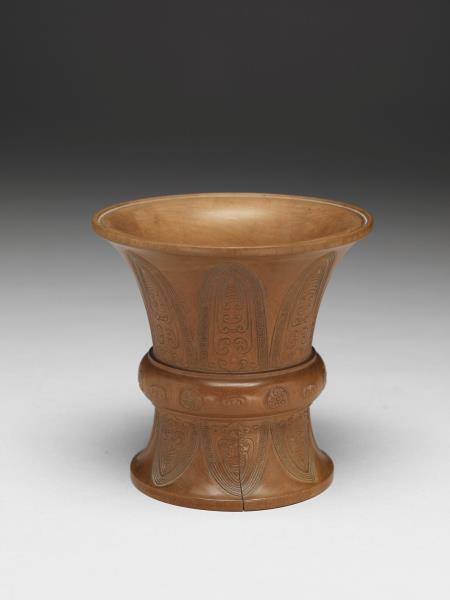 木雕蟬紋觚式杯