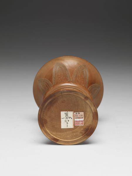 木雕蟬紋觚式杯