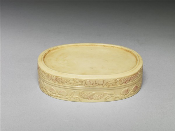 象牙雕福壽橢圓盒