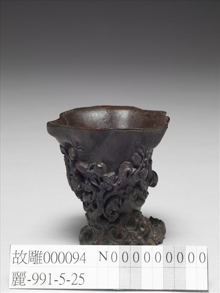 沉香木雕花果杯