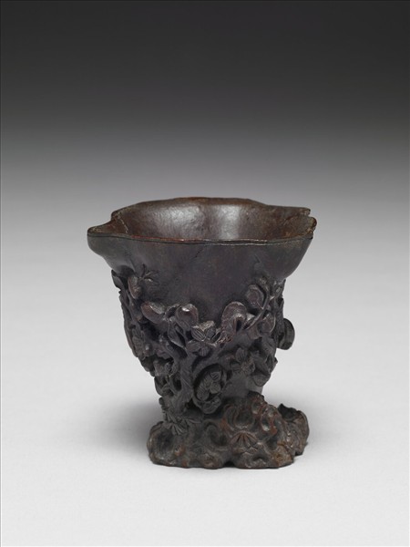 沉香木雕花果杯