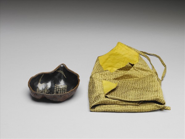 癭木髹漆描金蘭花盂