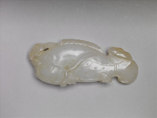 玉魚形飾