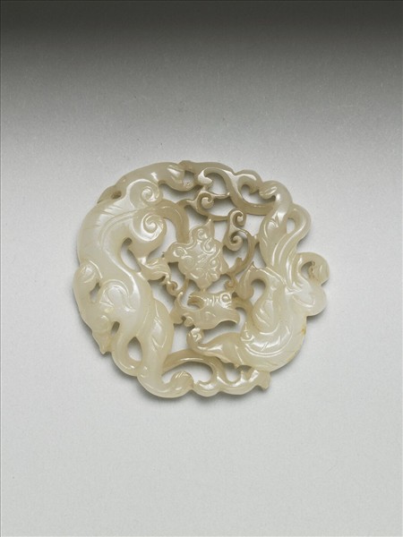 玉鏤雕螭紋嵌飾