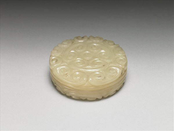 玉雲紋圓盒