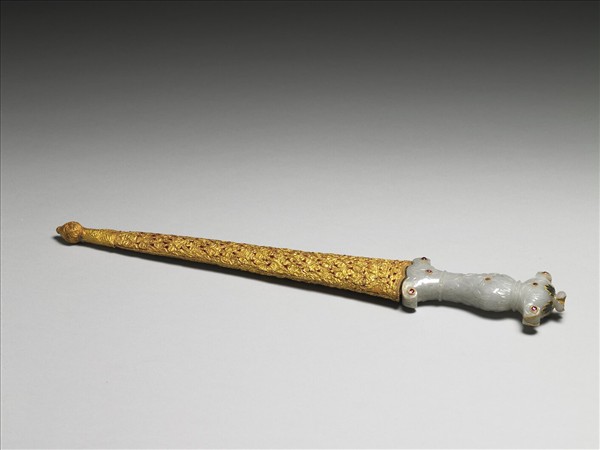 玉嵌寶石柄短劍