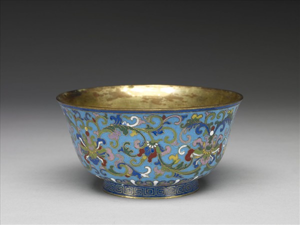 掐絲琺瑯番蓮紋碗