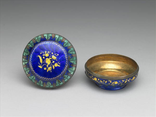 銅胎內填琺瑯貼金盒