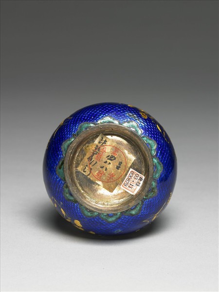 銅胎內填琺瑯貼金瓶