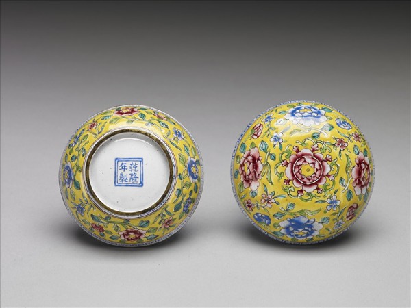 銅胎畫琺瑯芙蓉紋圓盒