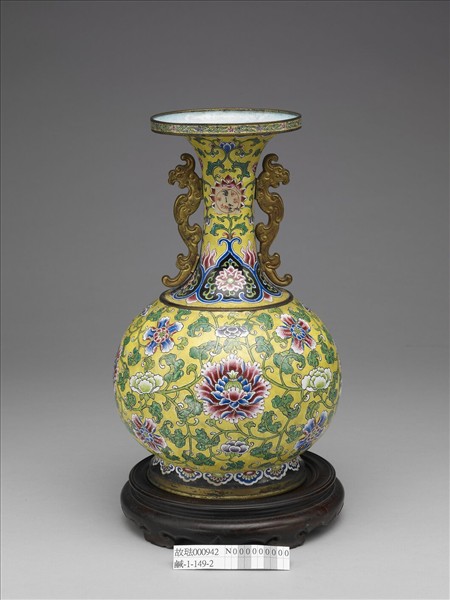 銅胎畫琺瑯番蓮紋瓶