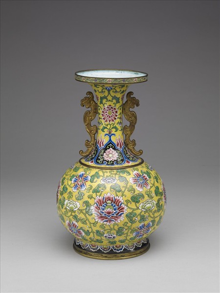 銅胎畫琺瑯番蓮紋瓶