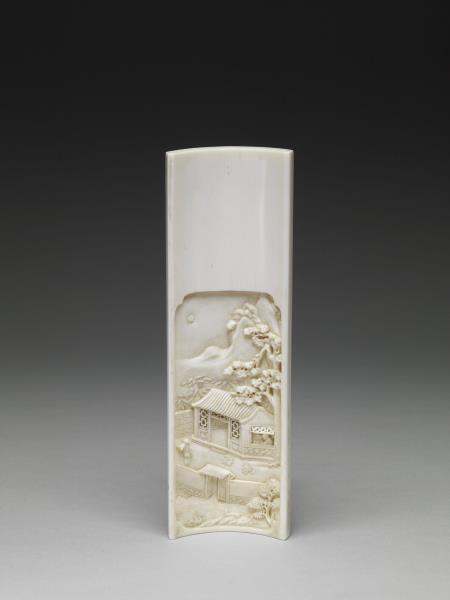 象牙雕山水臂擱