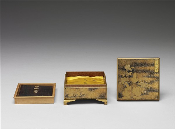 牡丹松蒔繪方盒