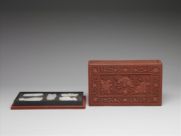 剔紅獅紋長方盒