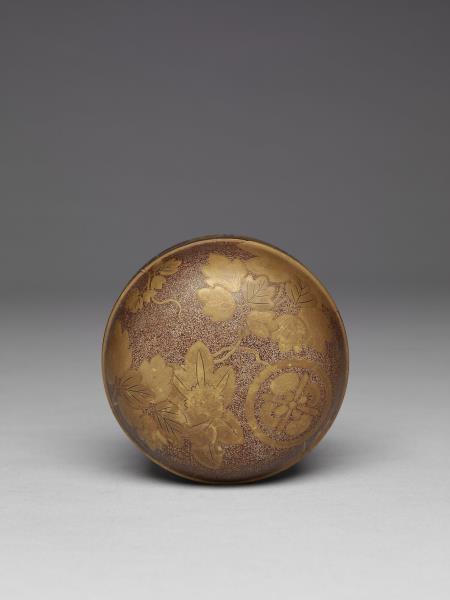 牡丹蒔繪圓筒盒