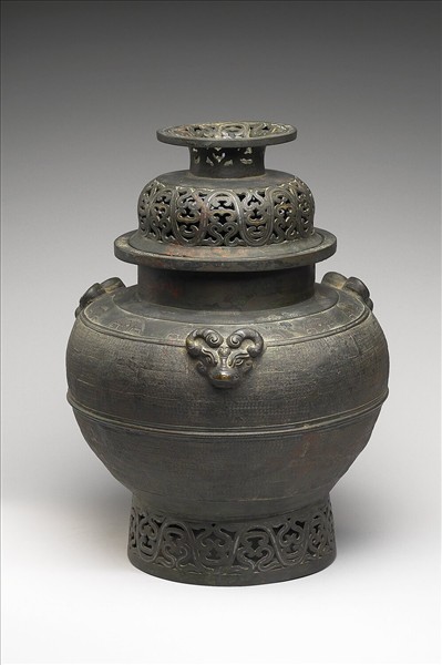 嵌金銀蟠虺紋罍