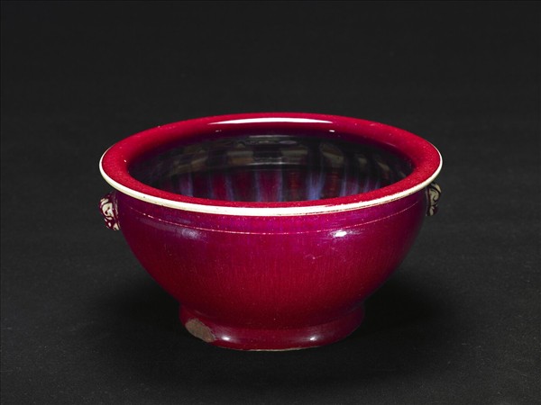 霽紅釉獸耳盆