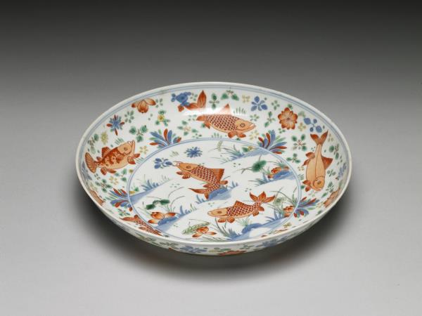五彩魚藻紋盤