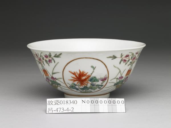 五彩四季花卉紋碗